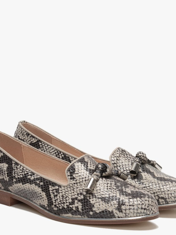 Eadlist Beige Reptile Tassel Loafers