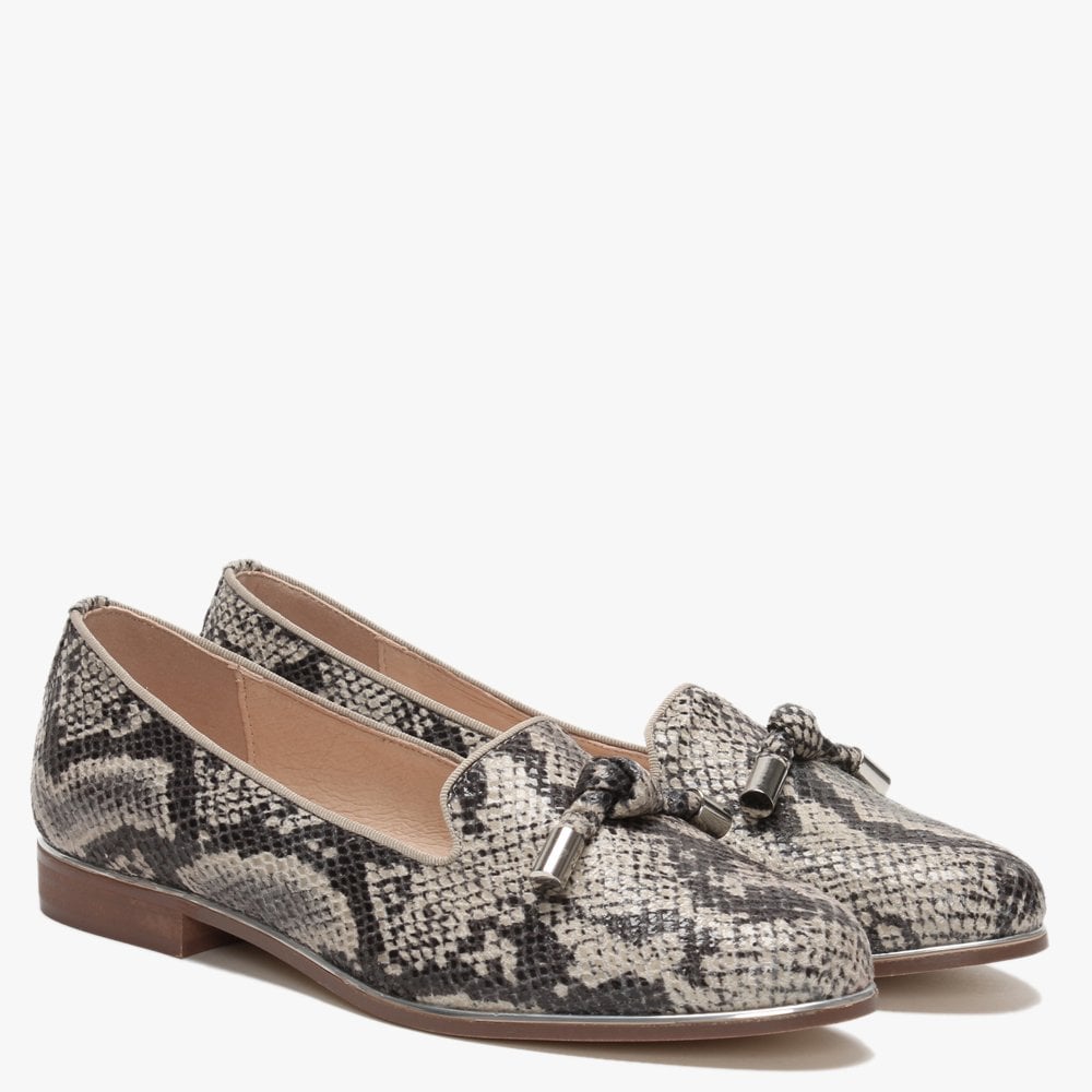 Eadlist Beige Reptile Tassel Loafers