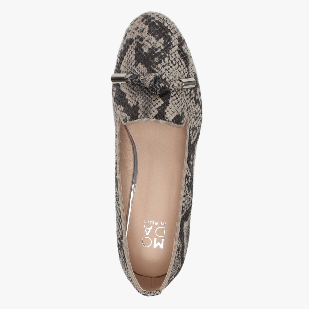 Eadlist Beige Reptile Tassel Loafers