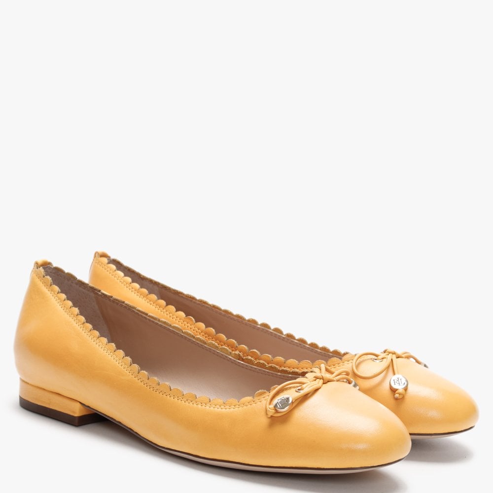 Glennie Sundance Leather Scalloped Edge Pumps