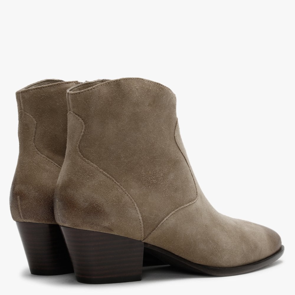 Heidi Bis Wilde Suede Western Ankle Boots