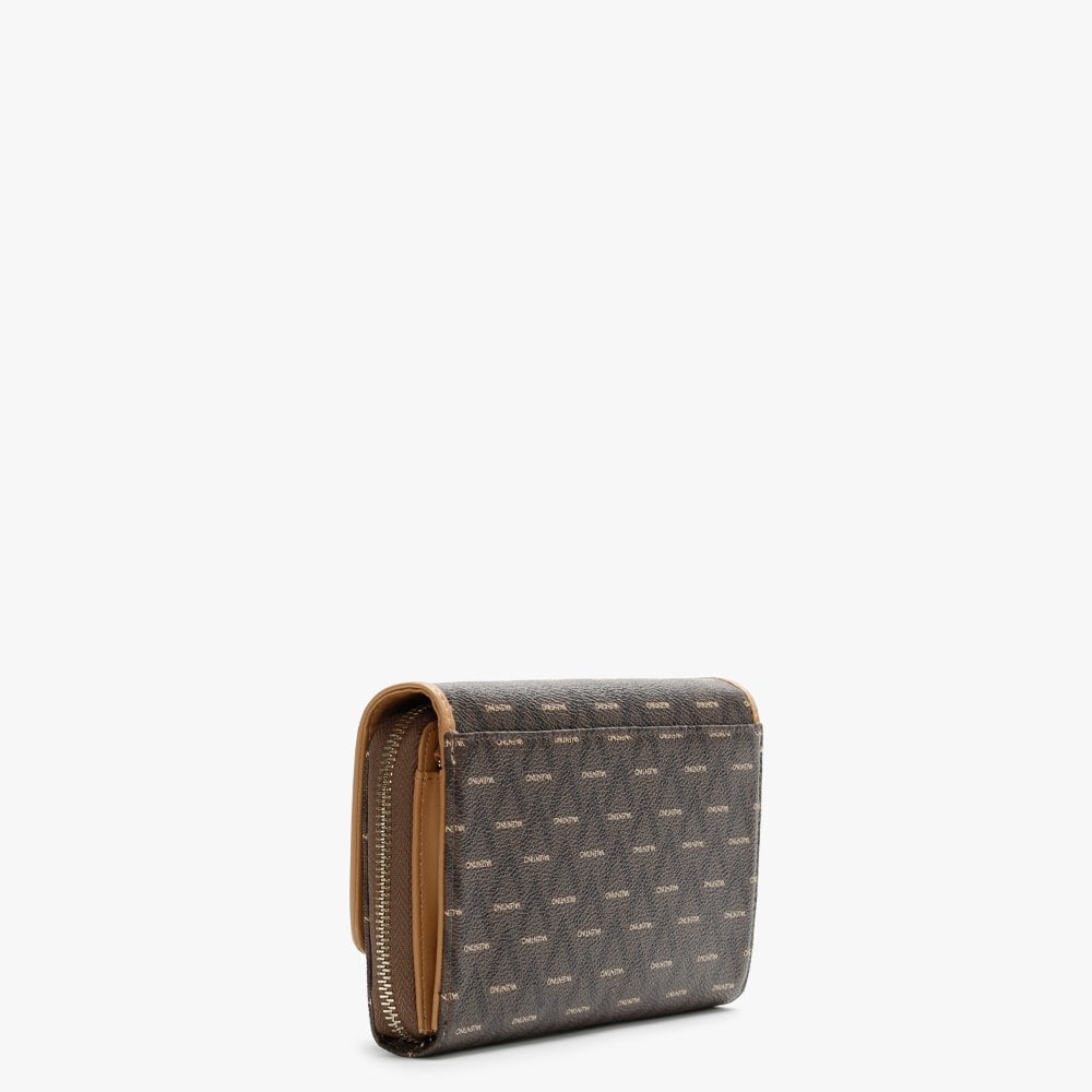 Liuto Pebbled Tan Logo Pochette