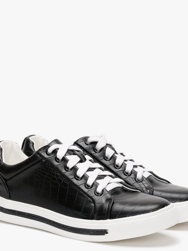 Yept Black Reptile Trainers