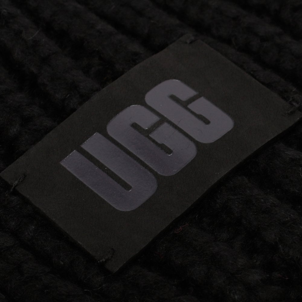 Chunky Rib Knit Black Pom Pom Beanie