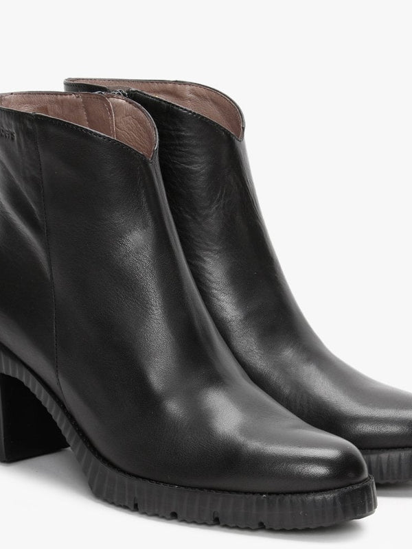 Juba Black Leather Ankle Boots