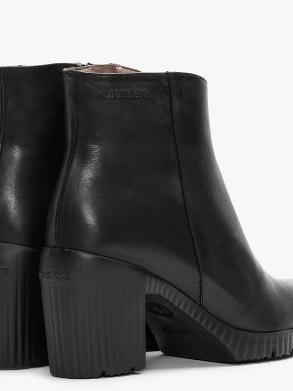 Juba Black Leather Ankle Boots