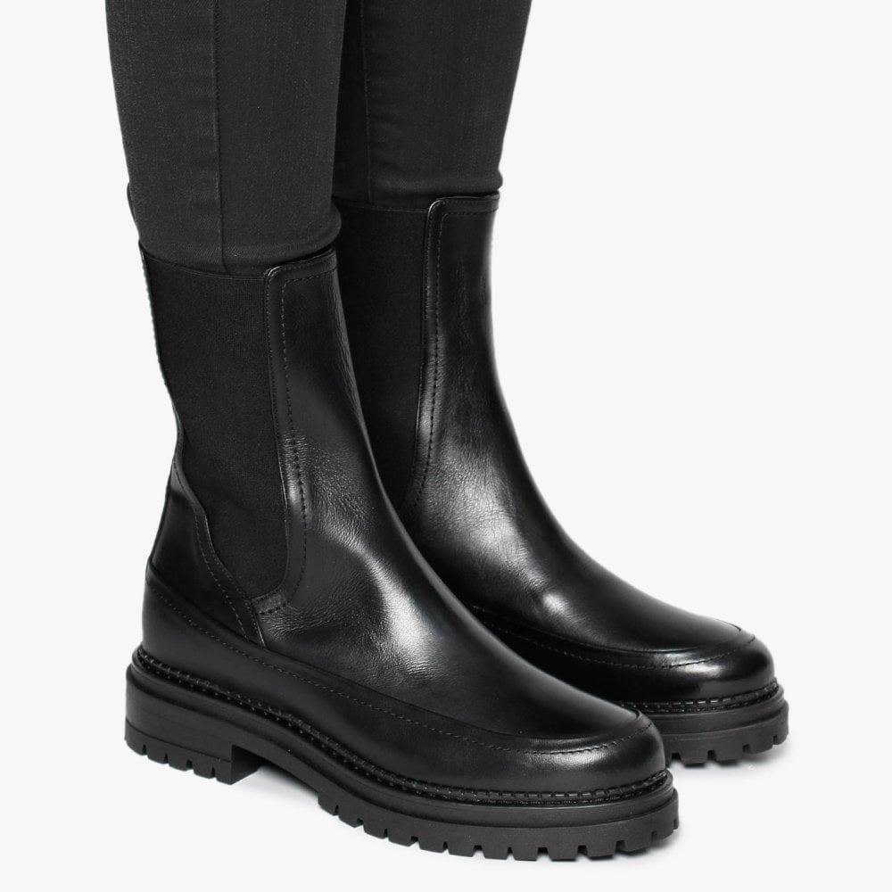 Napolly Black Leather Elongated Chelsea Boots