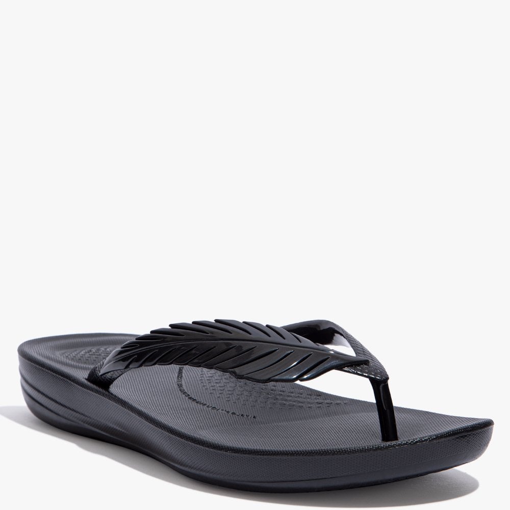Iqushion Feather All Black Flip Flops