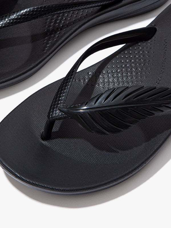 Iqushion Feather All Black Flip Flops