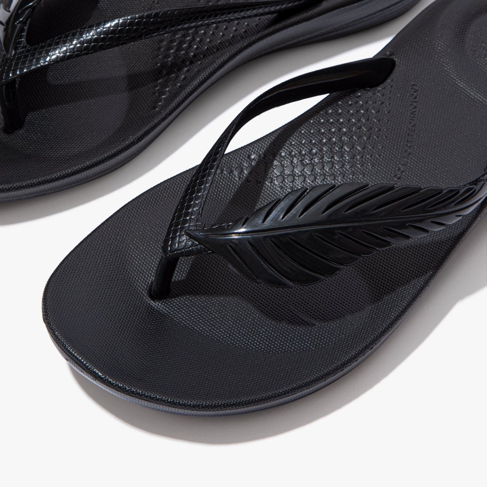 Iqushion Feather All Black Flip Flops