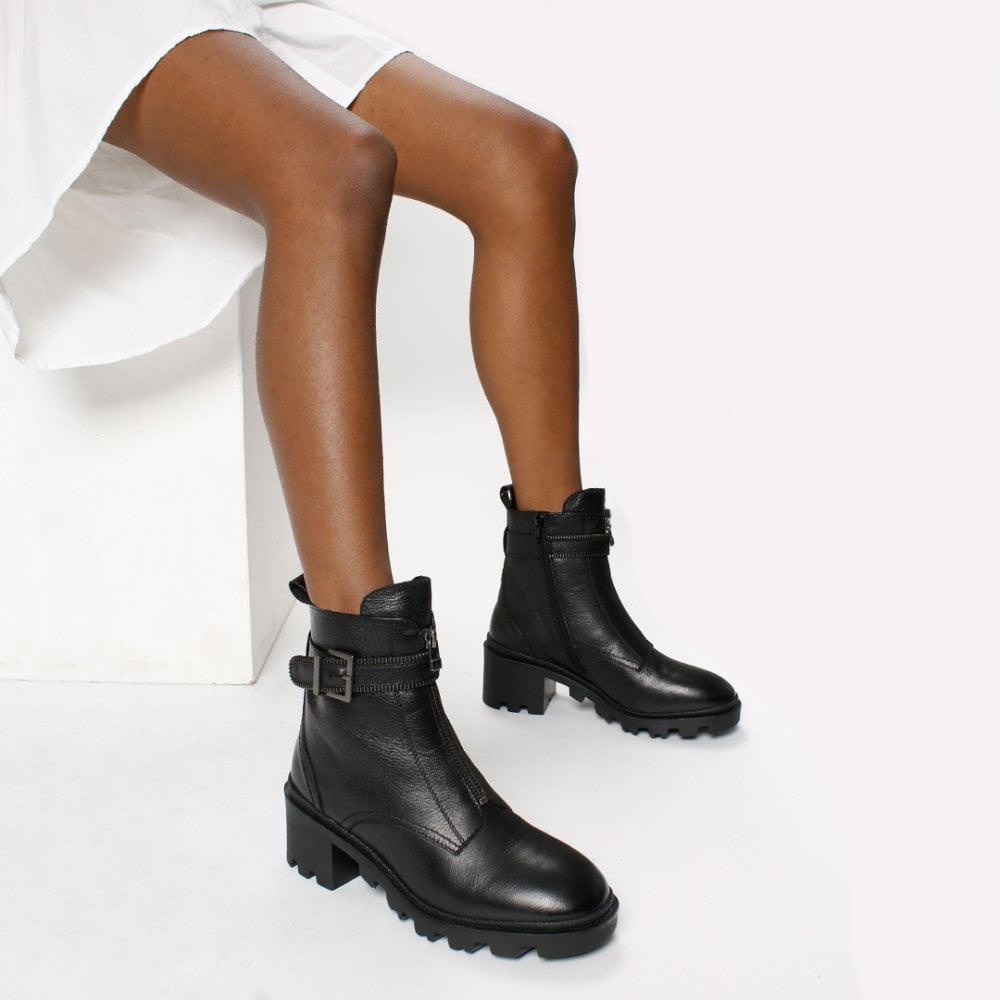Sariela Black Leather Zip Ankle Boots