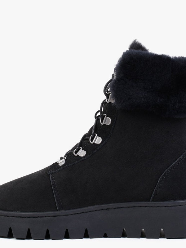 Cairns Black Twinface Sheepskin Boots