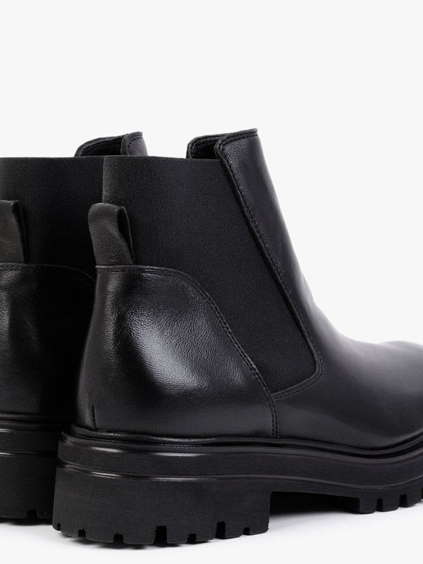 Sansole Black Leather Chelsea Boots