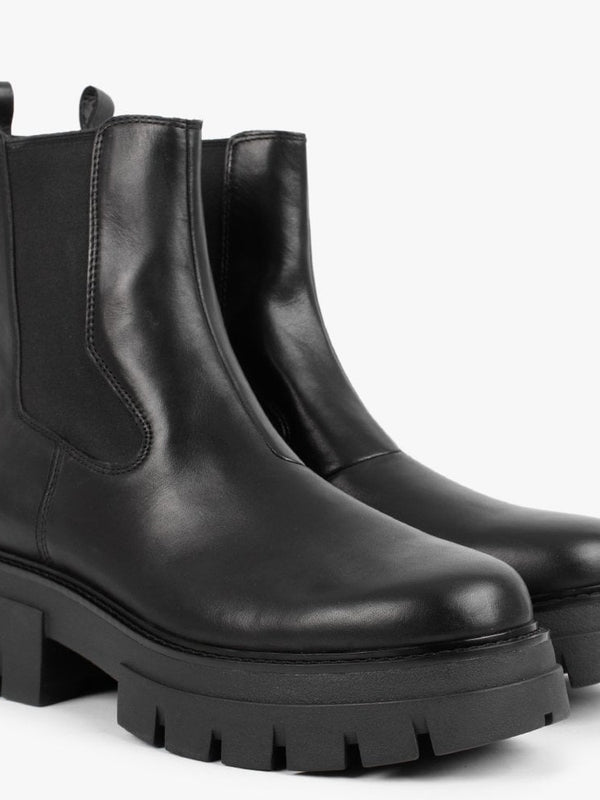 Lenny Black Leather Chunky Chelsea Boots