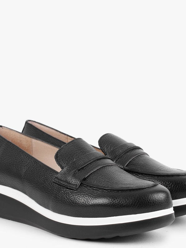 Vibrato Black Leather Low Wedge Loafers