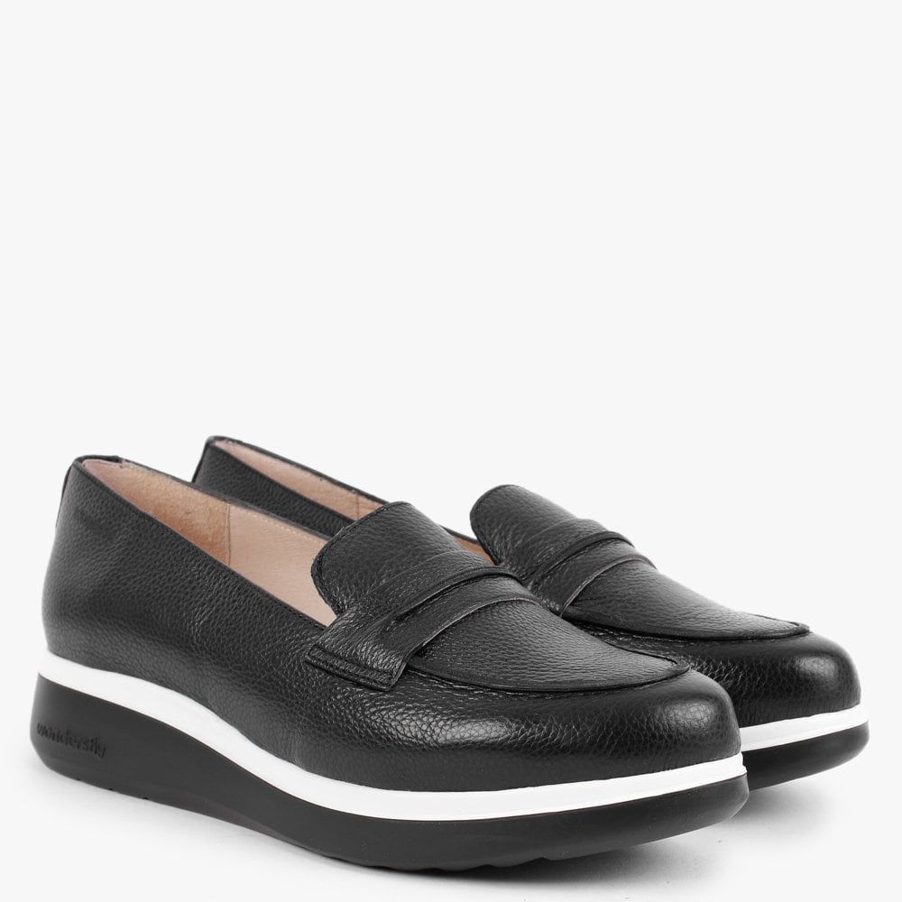 Vibrato Black Leather Low Wedge Loafers
