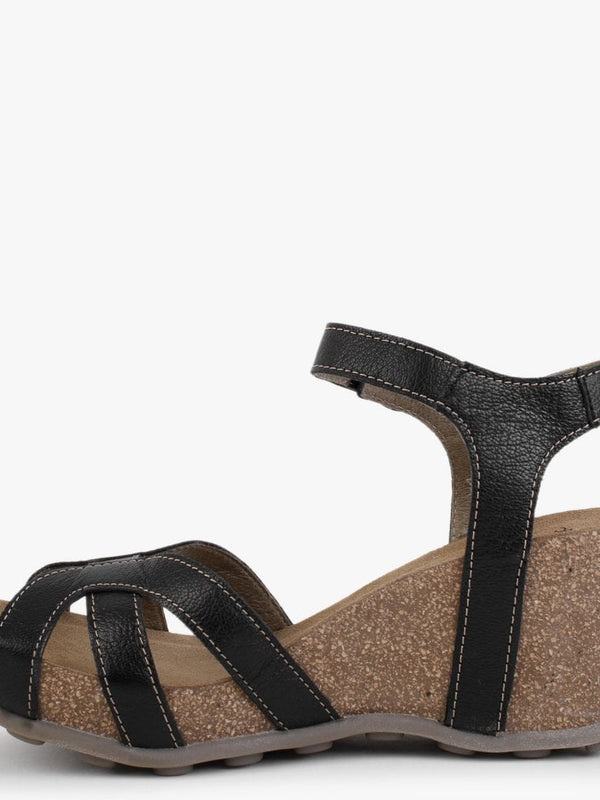Geta Black Leather Wedge Sandals