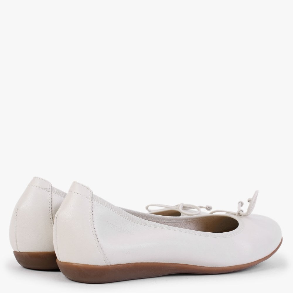 Tremolo White Leather Ballerina Pumps