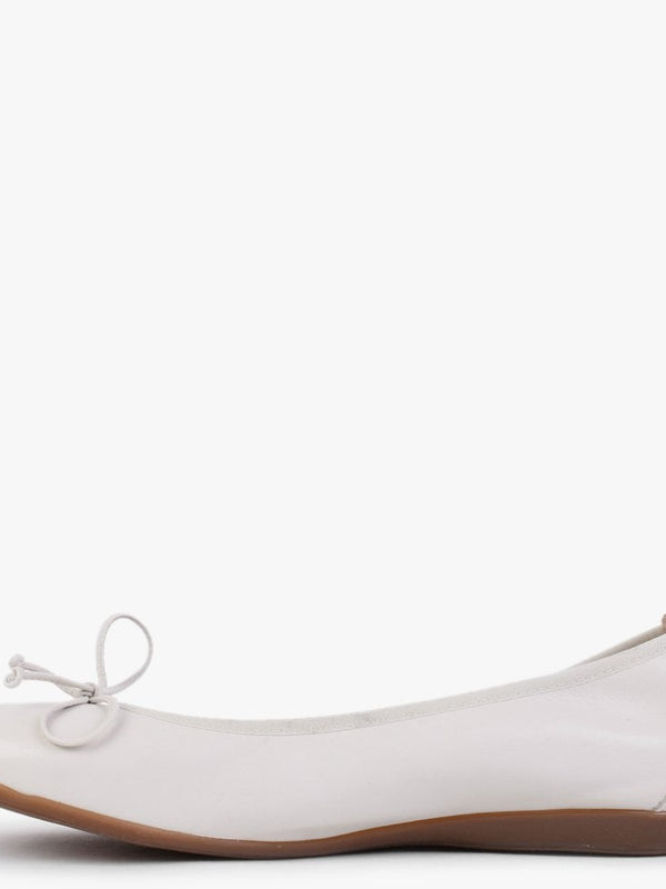 Tremolo White Leather Ballerina Pumps