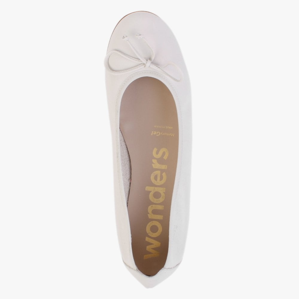 Tremolo White Leather Ballerina Pumps