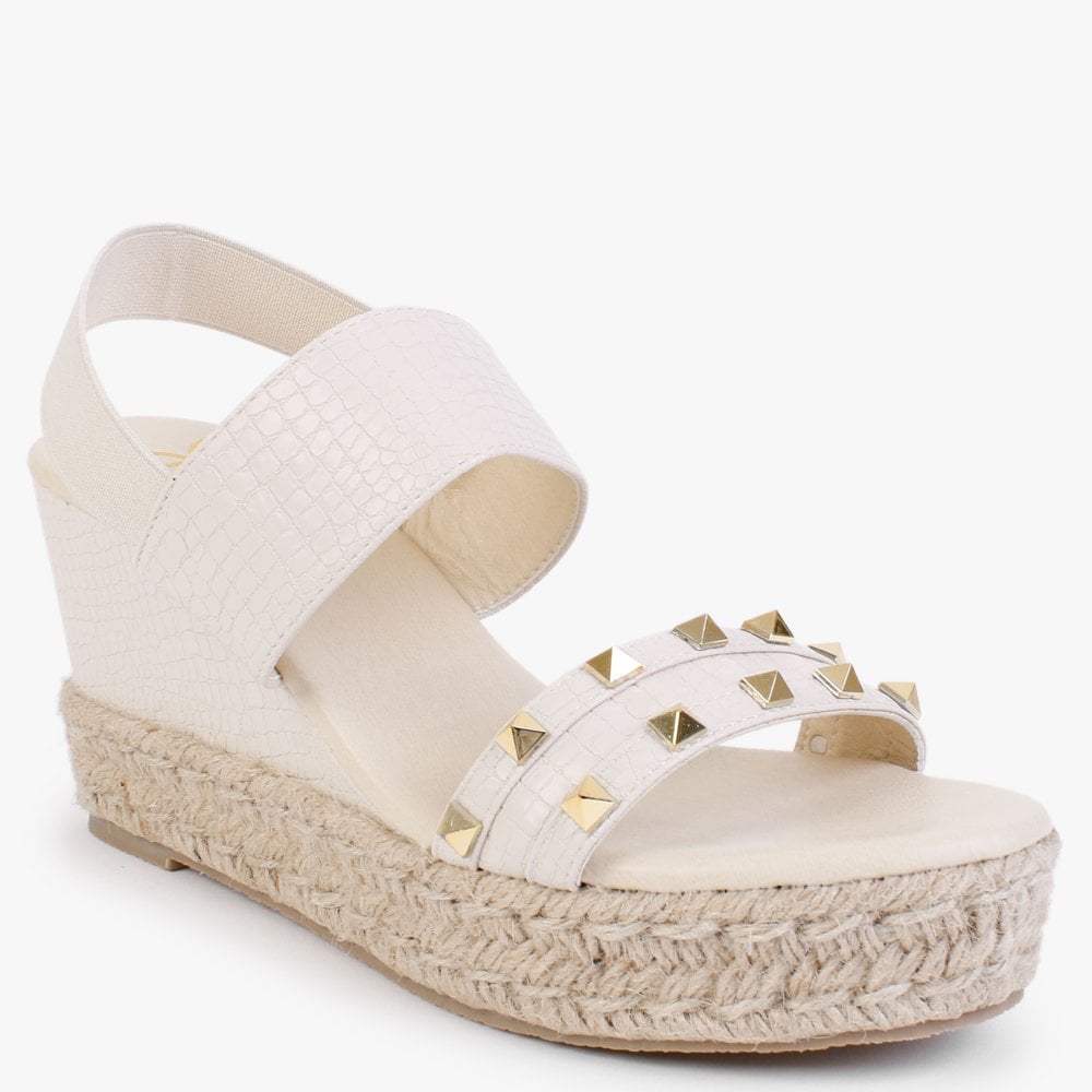 Cubedge Cream Reptile Studded Wedge Sandals