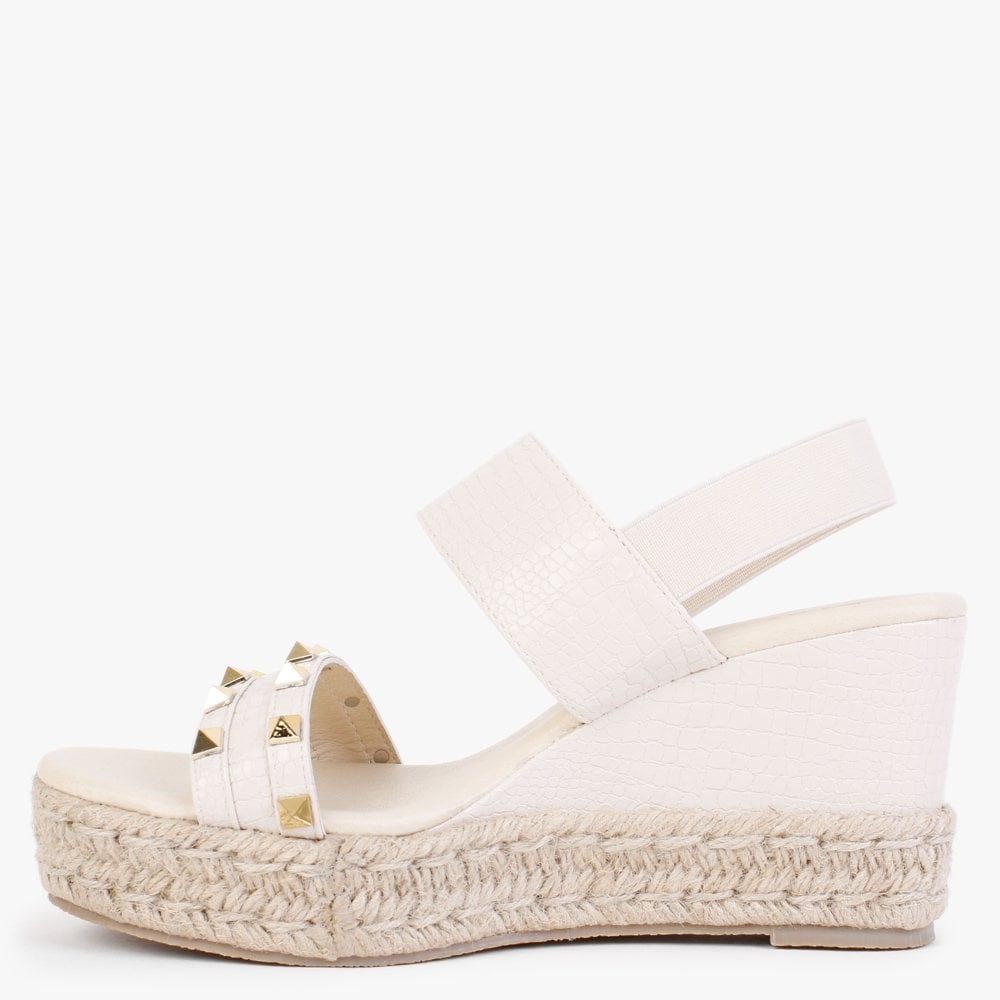 Cubedge Cream Reptile Studded Wedge Sandals