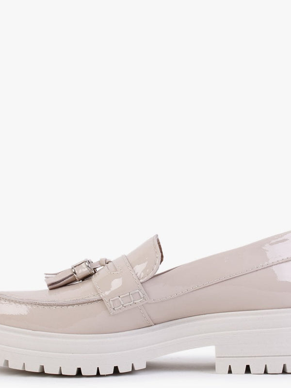 Nassel Beige Patent Leather Tassel Loafers
