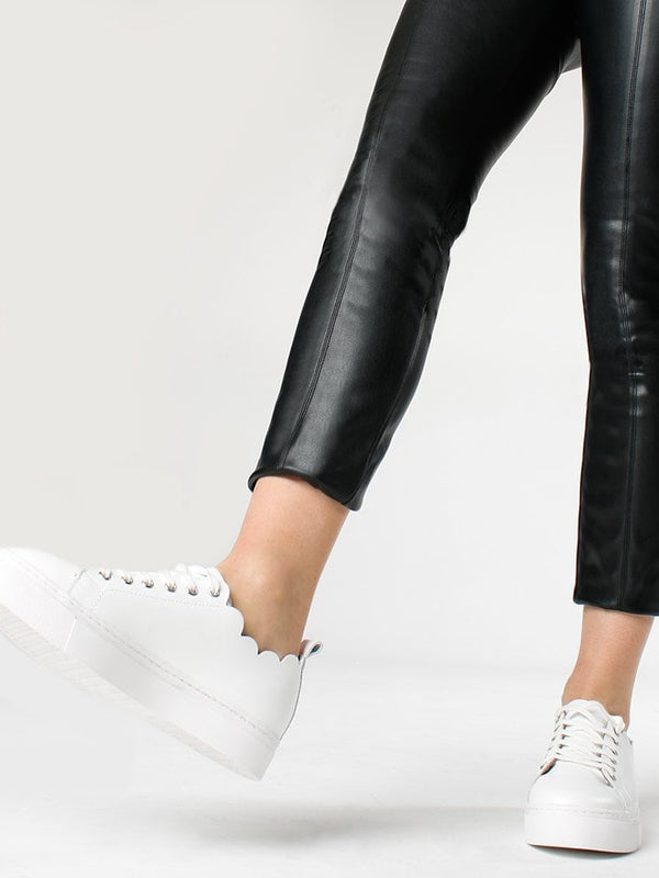 Scallop White Leather Trainers