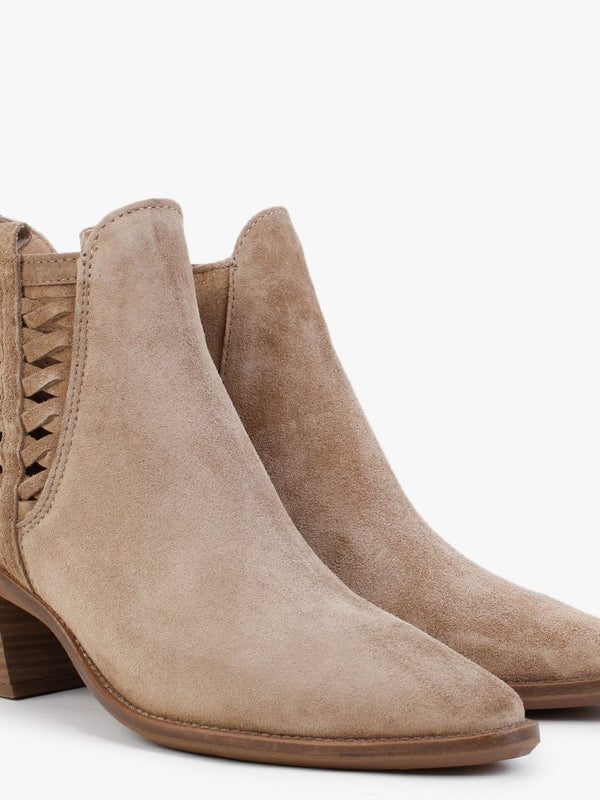 Barley Cuero Suede Western Ankle Boots