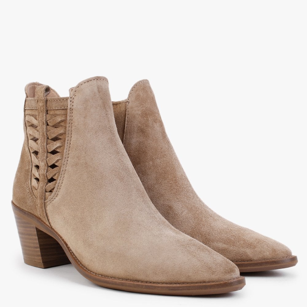 Barley Cuero Suede Western Ankle Boots