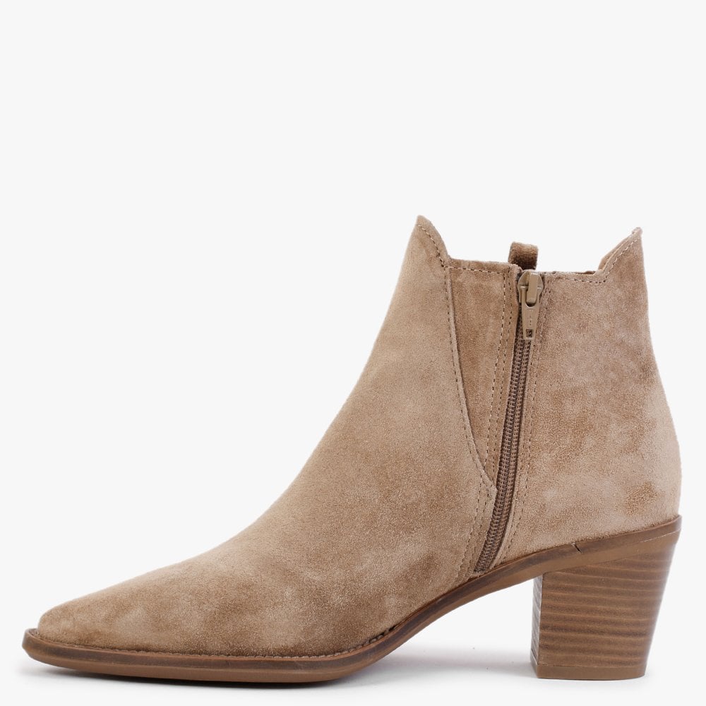 Barley Cuero Suede Western Ankle Boots