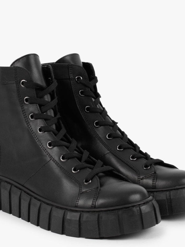 Bopit Black Leather High Top Trainers