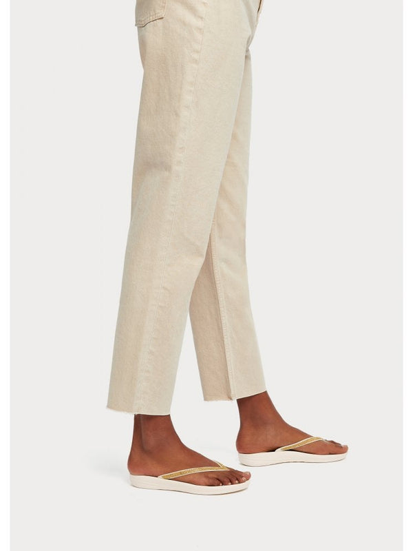 Iqushion Sparkle Cream Flip Flops
