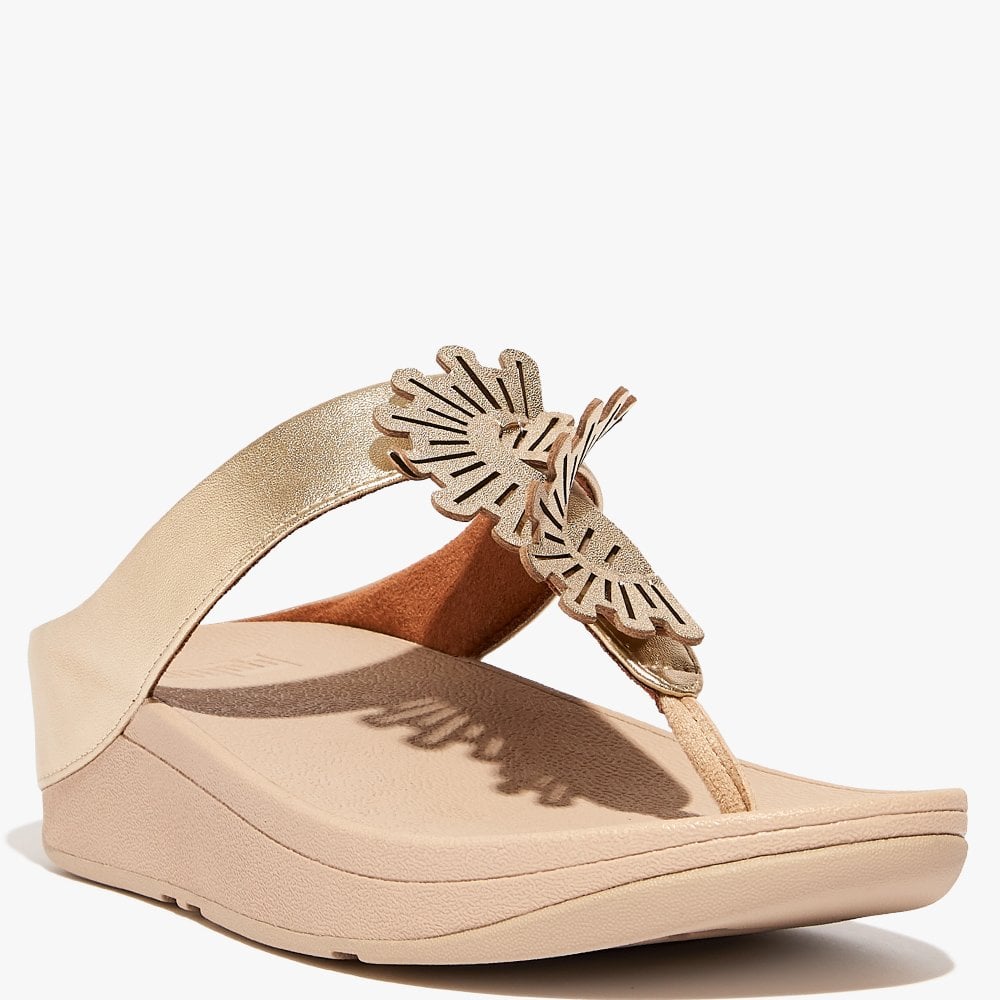 Fino Scallop Twist Platino Leather Toe Post Sandals