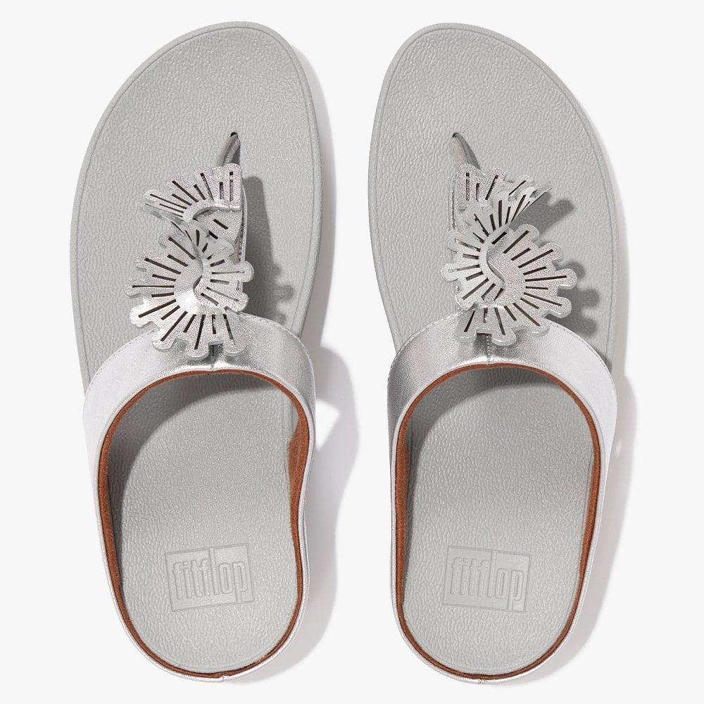 Fino Scallop Twist Silver Leather Toe Post Sandals