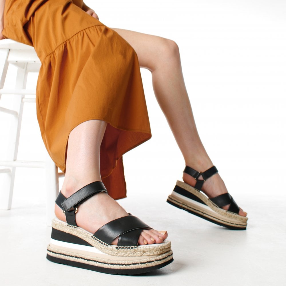Klunk Black Leather Chunky Sandals