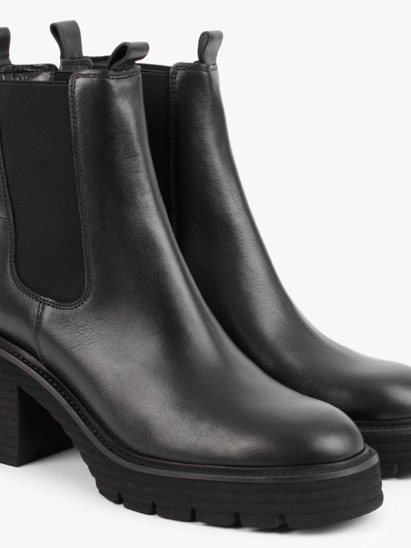 Punch Black Leather Block Heel Chelsea Boots
