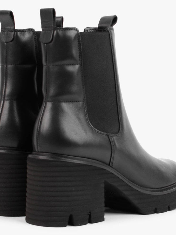 Punch Black Leather Block Heel Chelsea Boots