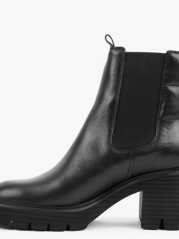 Punch Black Leather Block Heel Chelsea Boots