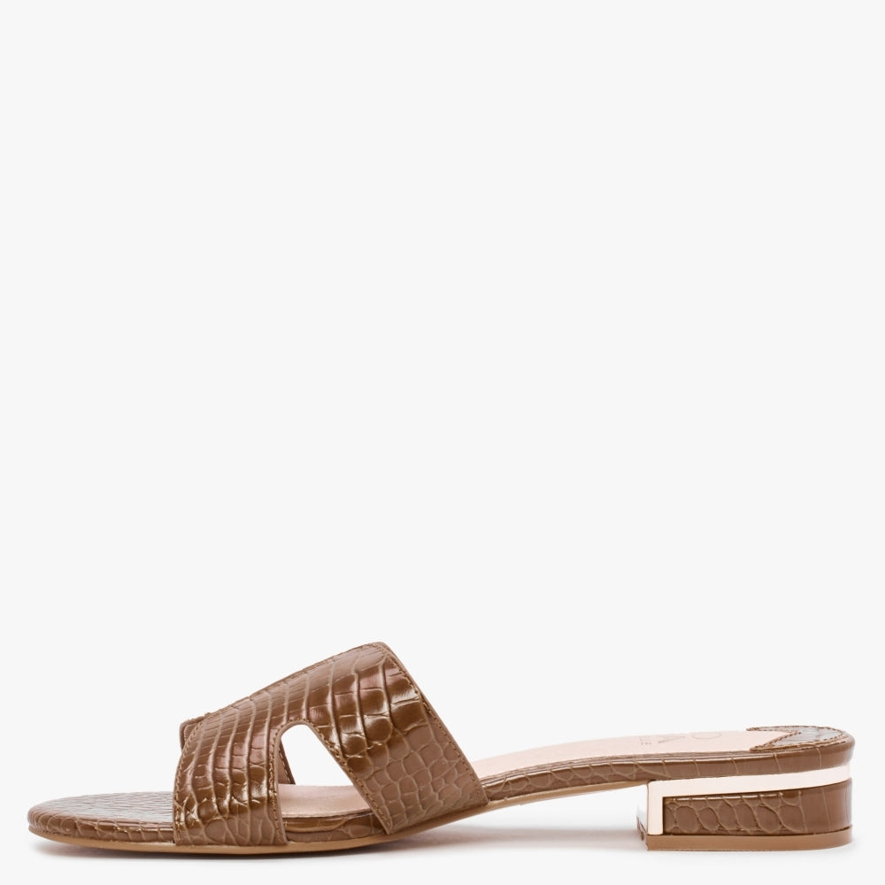 Olino Tan Moc Croc Flat Mules