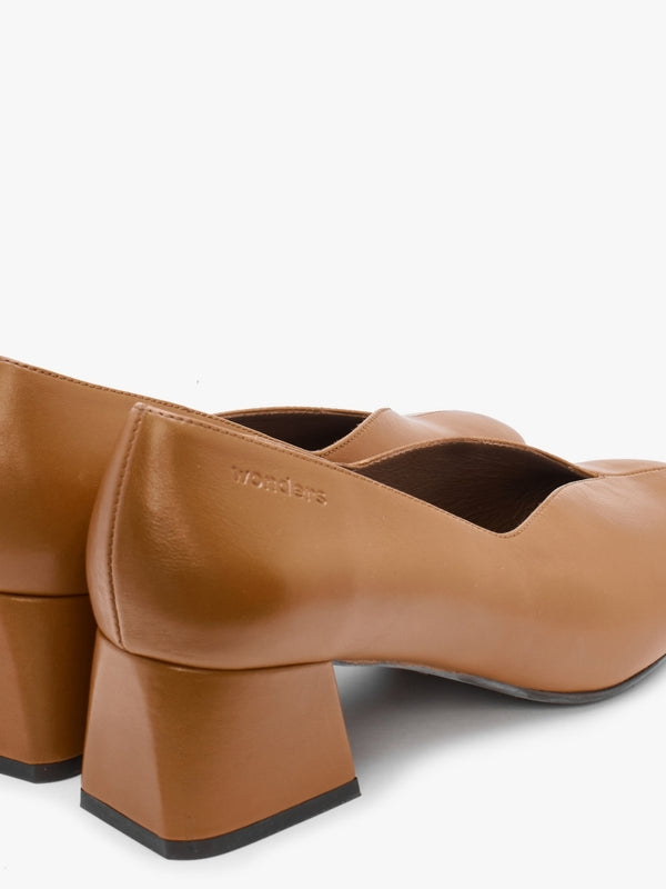 Waltz Tan Leather Court Shoes