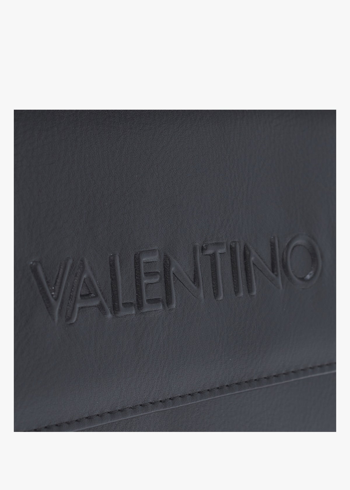 Holiday Nero Wallet On A Chain