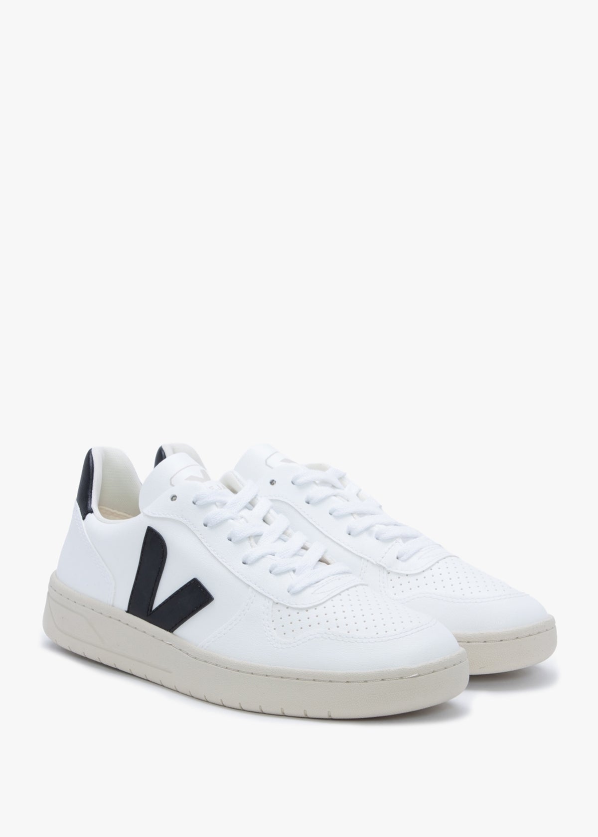 V-10 C.W.L Vegan White Black Trainers