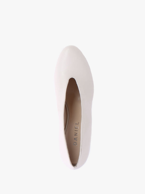 Aneso Cream Leather V Front Court Shoes