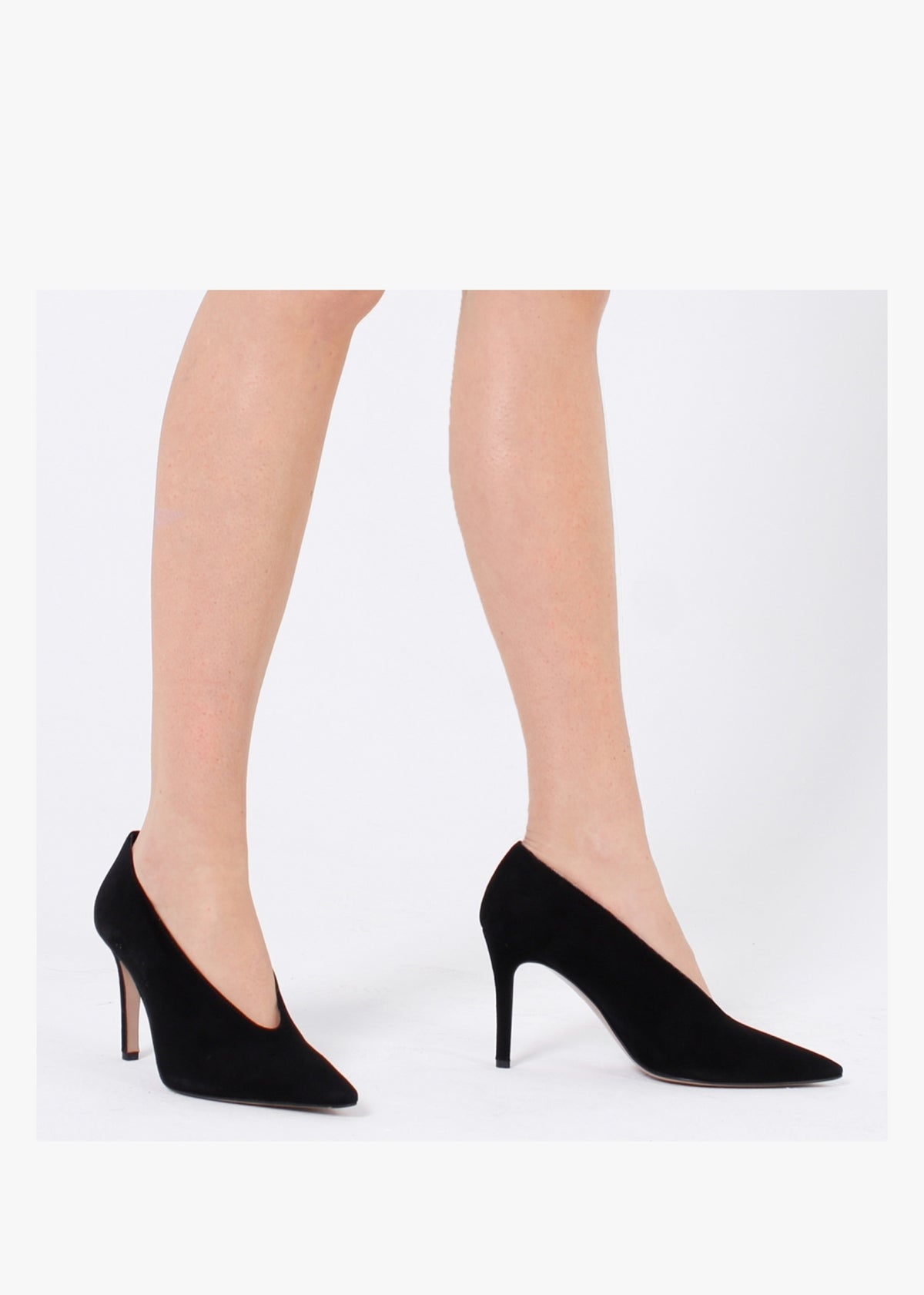 Afia Black Suede V Front Court Shoes
