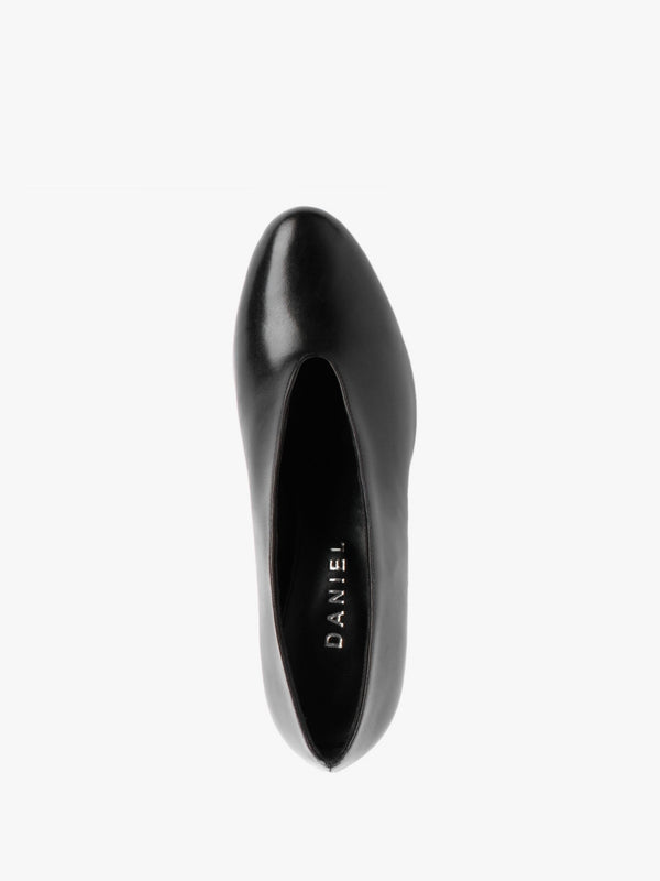 Aneso Black Leather V Front Court Shoes