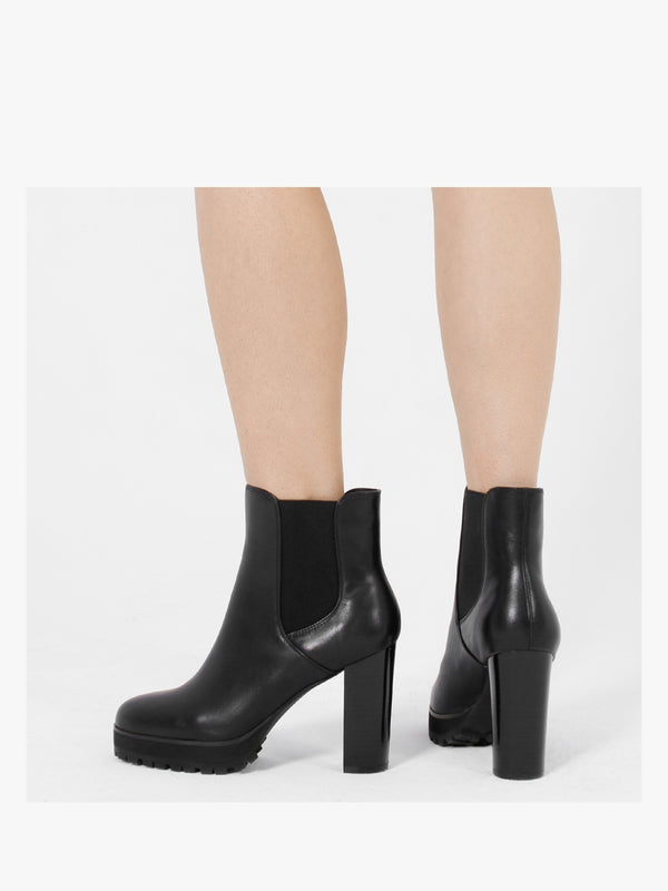 Slock Black Leather Block Heel Chelsea Boots