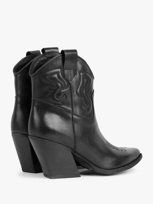 Awesty Black Leather Western Ankle Boots