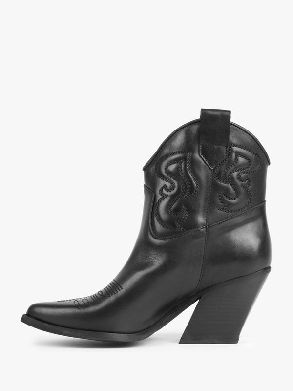 Awesty Black Leather Western Ankle Boots