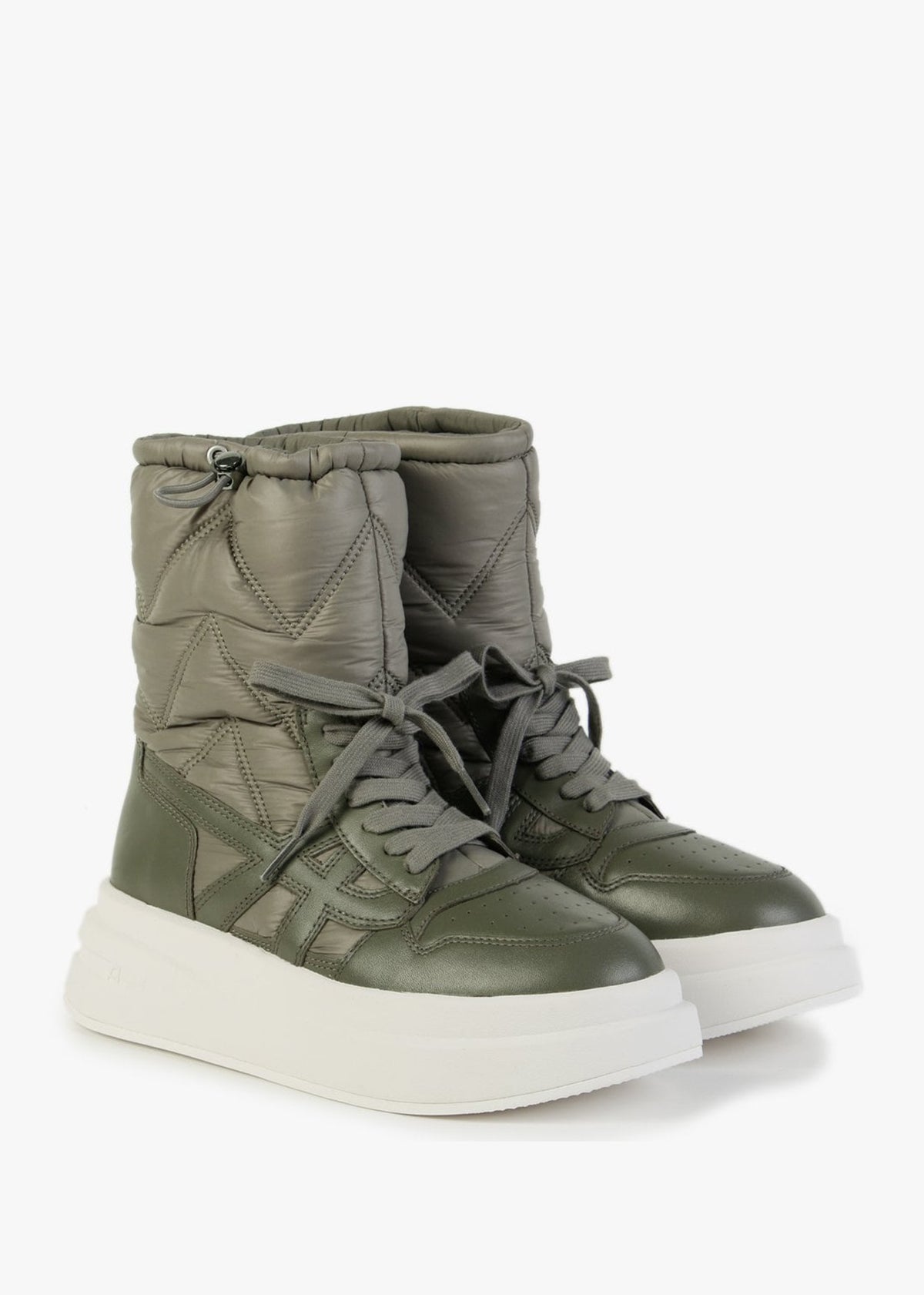 Indigo Leaf Puffy Quilted Trainer Boots
